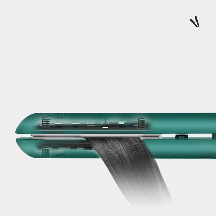 2-in-1 haarstyler met beschermende keramische coating, ideaal voor steil en krullend haar, getoond in gebruik.