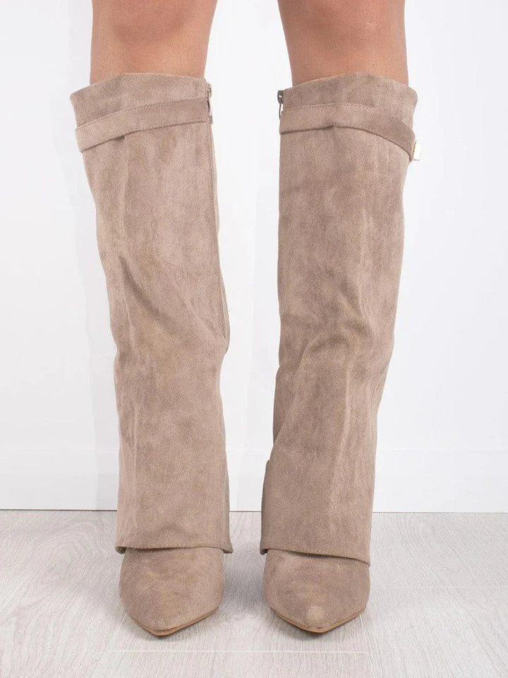 Comfortabele hoge dameslaarzen, ontworpen voor dagelijks gebruik met een vleugje elegantie en stijl.