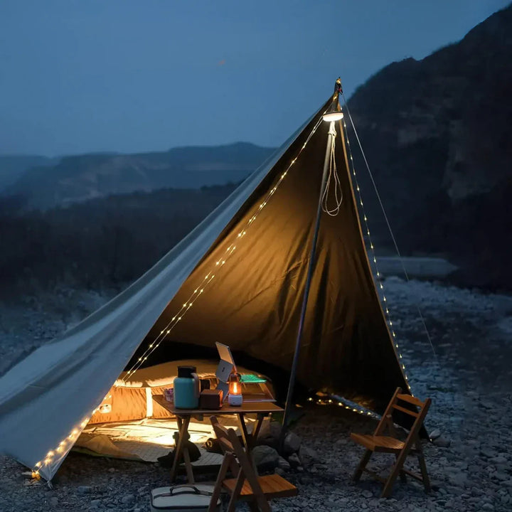 4-in-1 LED campinglamp: Meerkleurig, powerbank, zaklamp, compact, IP65 waterdicht, perfect voor buitenavonturen.