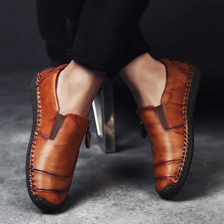 Orthopedische dameschoenen in trendy design, verkrijgbaar in verschillende kleuren.