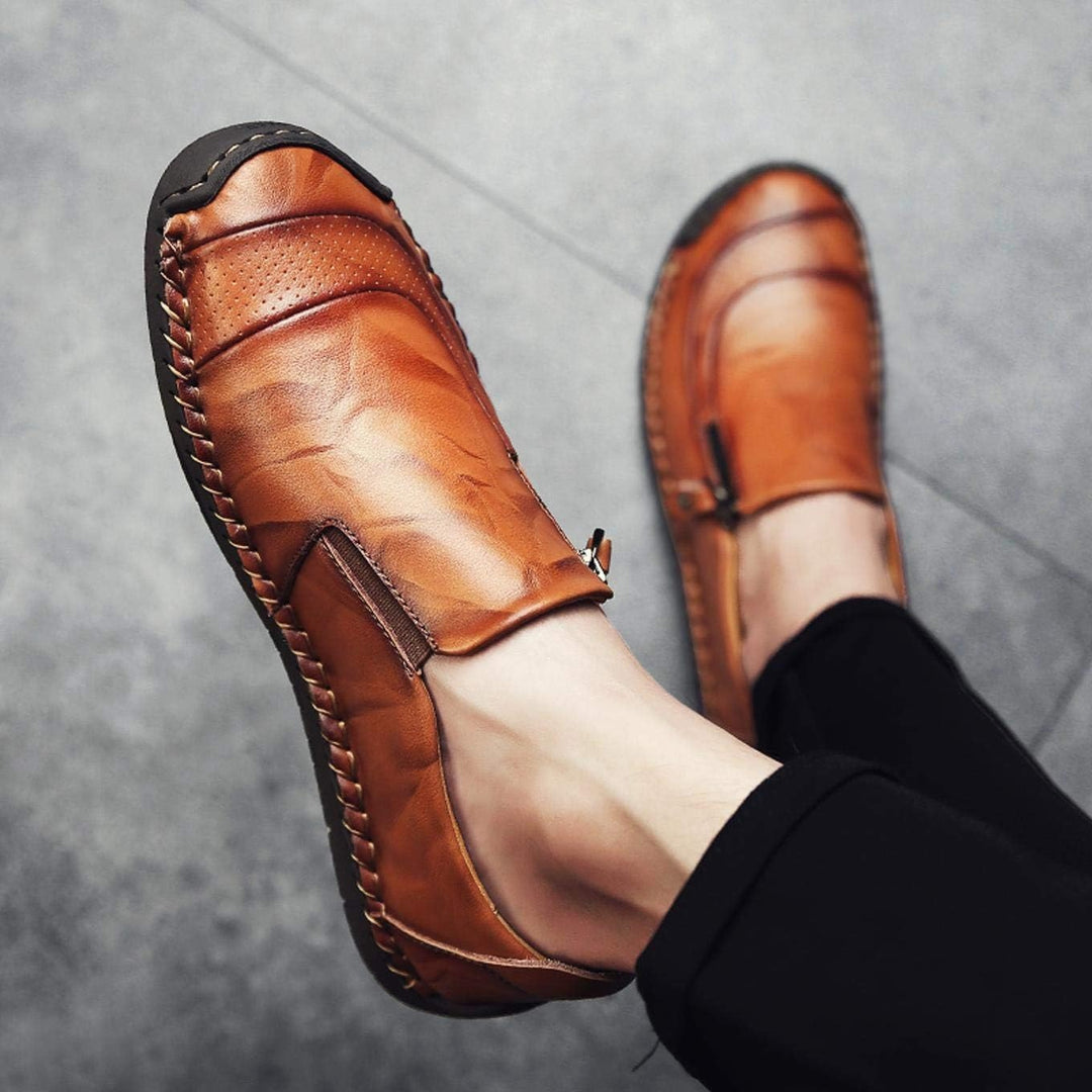 Orthopedische dameschoenen met antislipzool, ergonomisch design en brede teenruimte, in bruin.