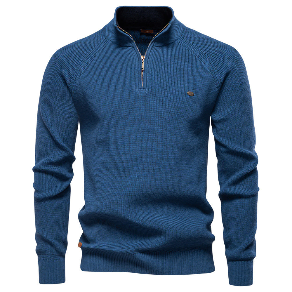 Mannelijke pasvorm van een luxe half-zip trui, combineert stijl met ultiem draagcomfort voor herenmode.