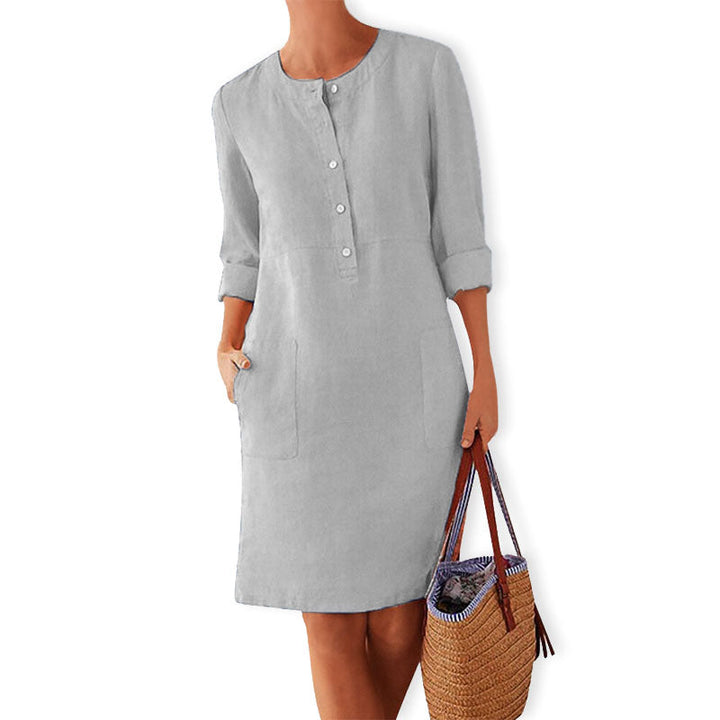Ontdek de Adelle™ zomerjurk: een elegante, comfortabele en luchtige damesjurk, perfect voor zomerse dagen.