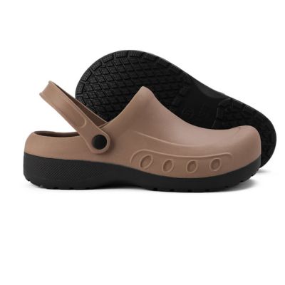 Zwart unisex instapmodel koksschoenen van GripChef. Ergonomisch ontwerp voor comfort in de keuken.