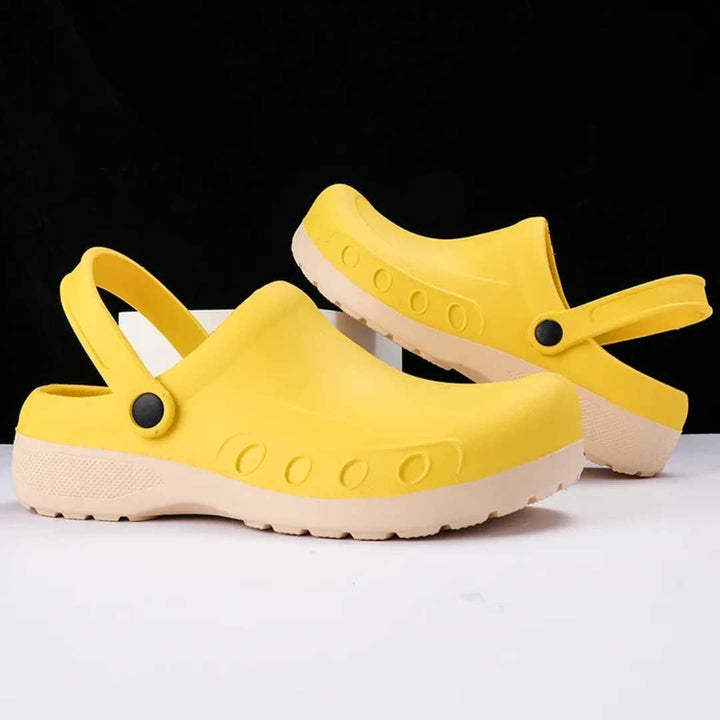 GripChef veiligheidsschoenen klaar voor gebruik in de professionele keuken. Antislip en waterdicht.