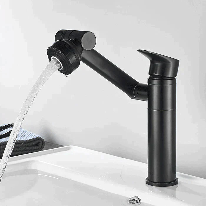 AquaTwirl flexibele keukenkraan in glanzend chroom, detail van 1080 graden draaifunctie.