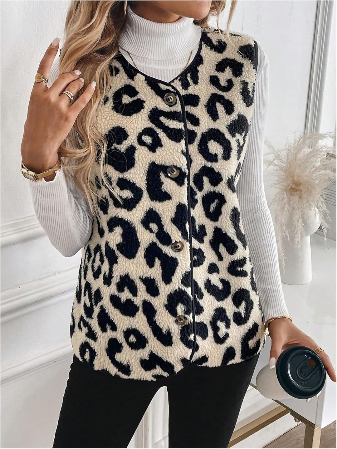Dames mouwloos luipaardvest met V-hals in elegant design, ideaal voor vrouwen; licht en veelzijdig combineerbaar.