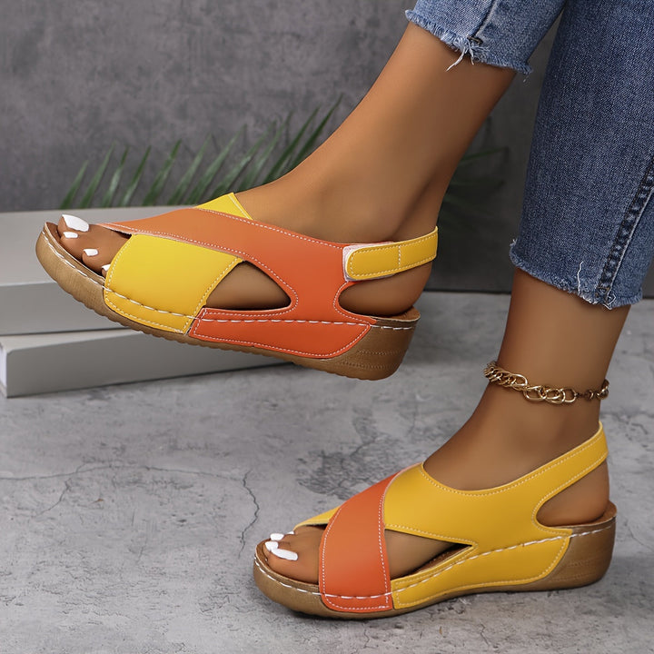 Ademende dames wandelsandalen in beige, elegant met gewatteerde binnenzool, ideaal voor zomer en vrije tijd.