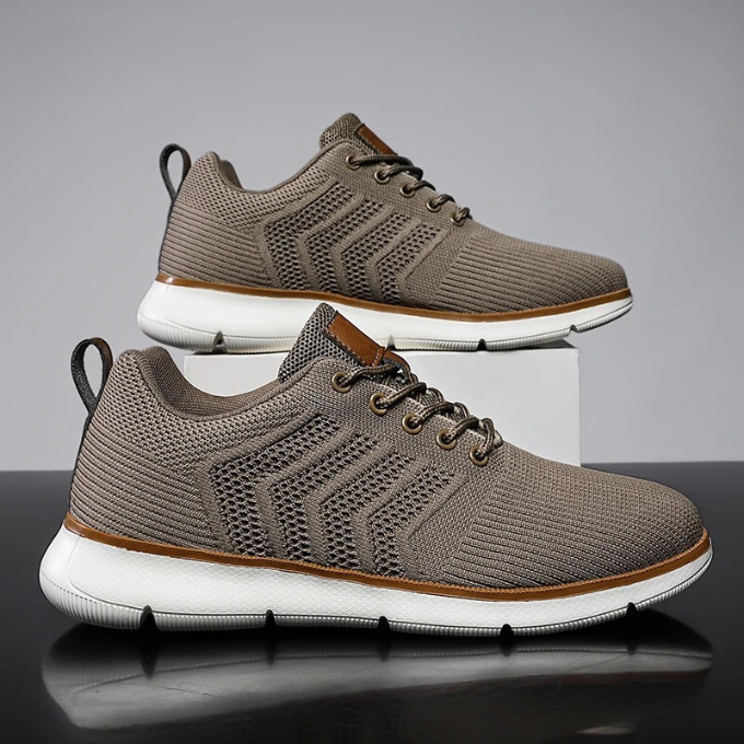 Ademende heren sneakers met lichtgewicht mesh-ontwerp, moderne esthetiek en uitstekend comfort voor actieve mannen.