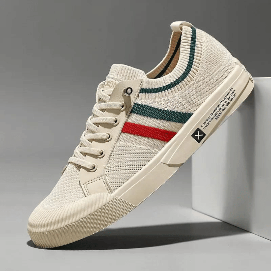 Ademende herensneakers van mesh, in beige en zwart design, met een ergonomische zool voor comfort en stijlvolle gelegenheden.