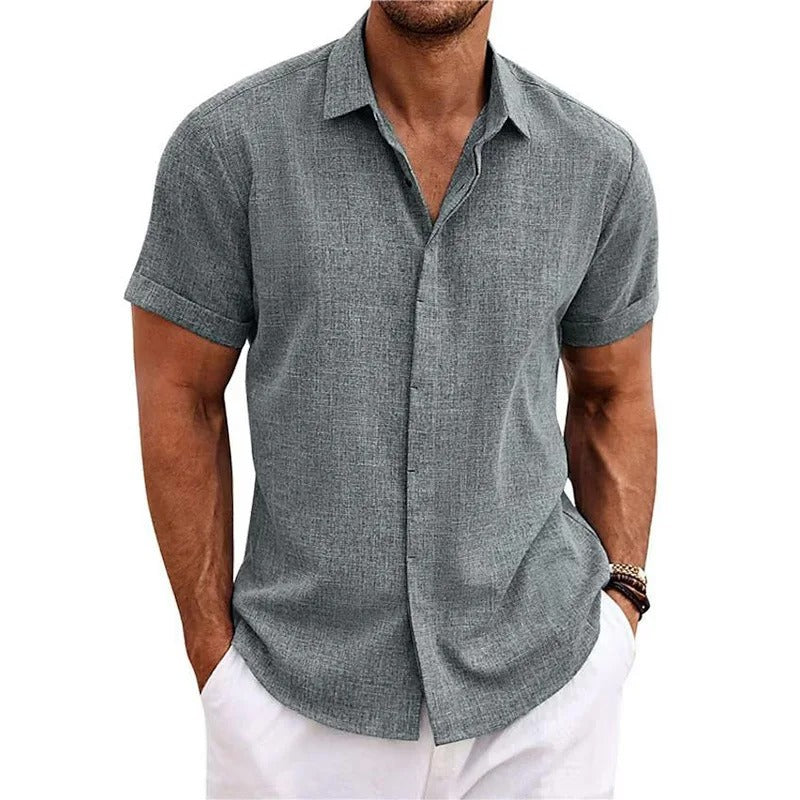 Ademend zomerpoloshirt voor heren in elegant design, ideaal voor warme dagen, verkrijgbaar in vele kleuren.