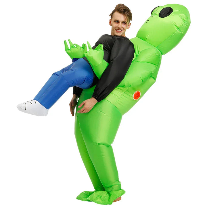 Opblaasbaar groen alienkostuum voor kinderen en volwassenen, twee maten, grappige look, ideaal voor feestjes.