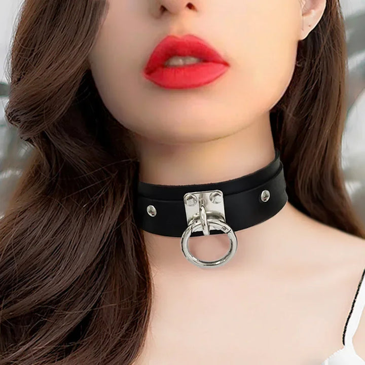 Opvallende Choker in moderne punk-stijl, elegante schakelketting, rond design, zinklegering, veelzijdig accessoire.