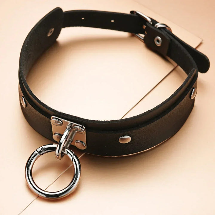 Opvallende Choker in moderne punk-stijl, elegante schakelketting, rond design, zinklegering, veelzijdig accessoire.