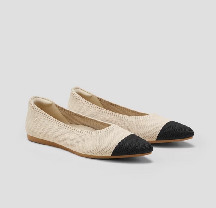 Bequeme Damen-Sandalen, sommerliche Fußbettsandalen in Beige-Schwarz, ideal für Alltag und besondere Anlässe.
