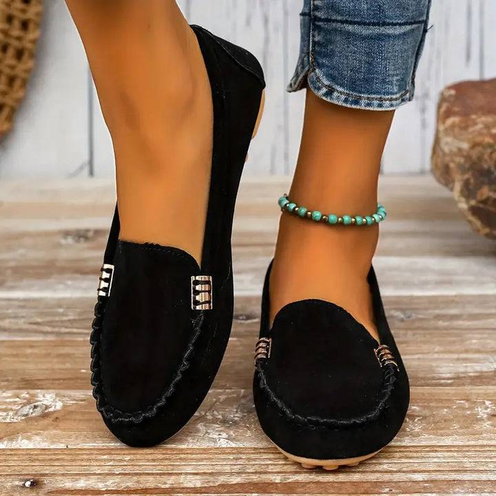 Rozenrode heren loafers, comfortabel en opvallend, ideaal voor een unieke stijl.