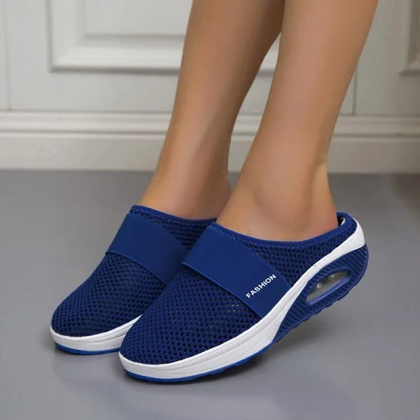Blauwe orthopedische sleehak sandalen met antislipzool, ideaal voor comfort en voetondersteuning.