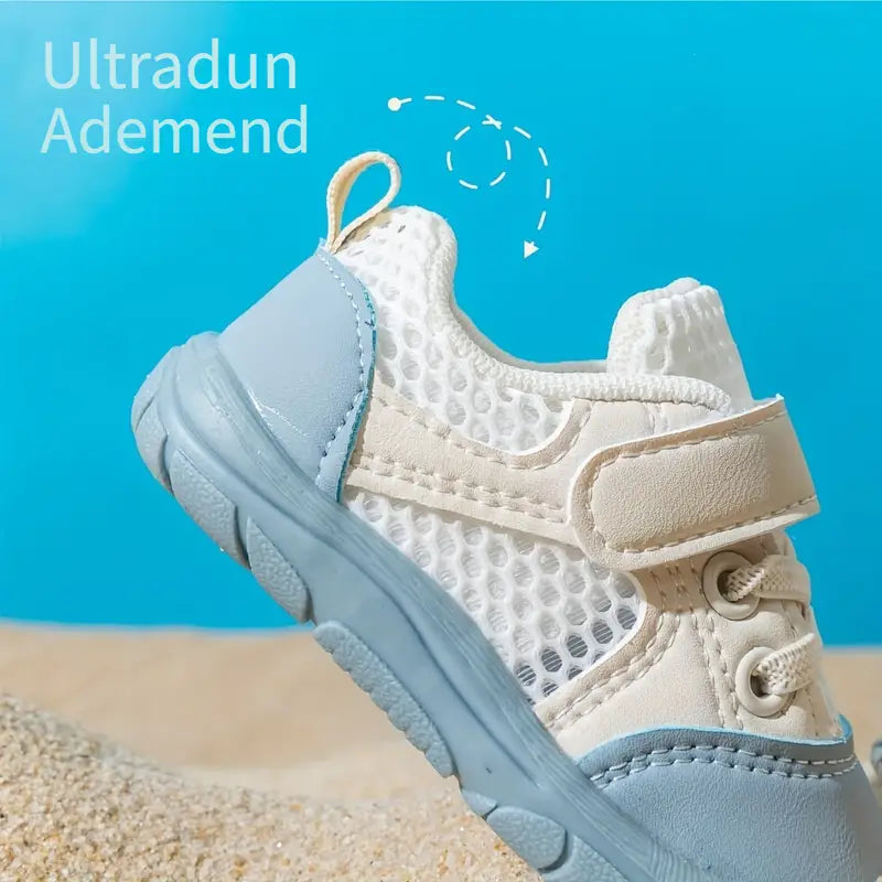 Antislip babyschoenen voor eerste stapjes, met flexibele zool voor natuurlijke beweging en voetcomfort.