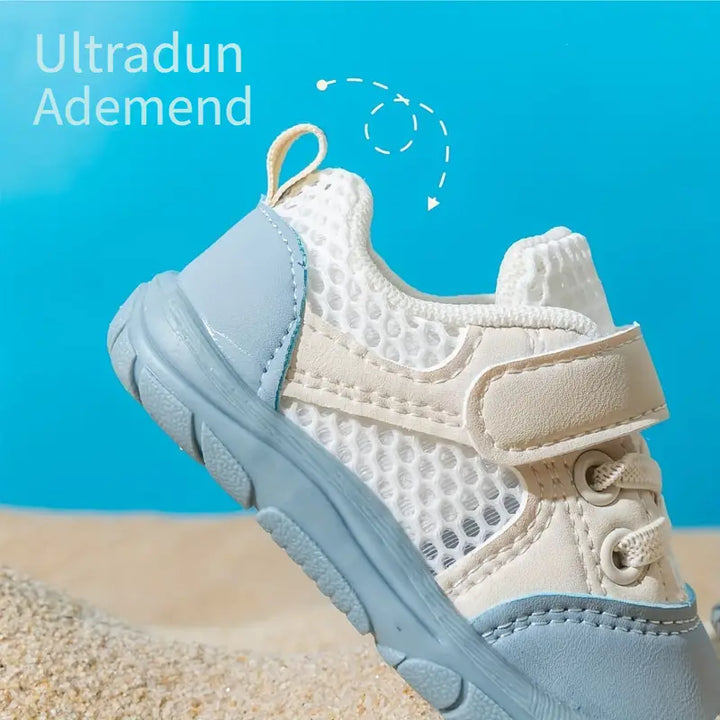 Antislip babyschoenen voor eerste stapjes, met flexibele zool voor natuurlijke beweging en voetcomfort.