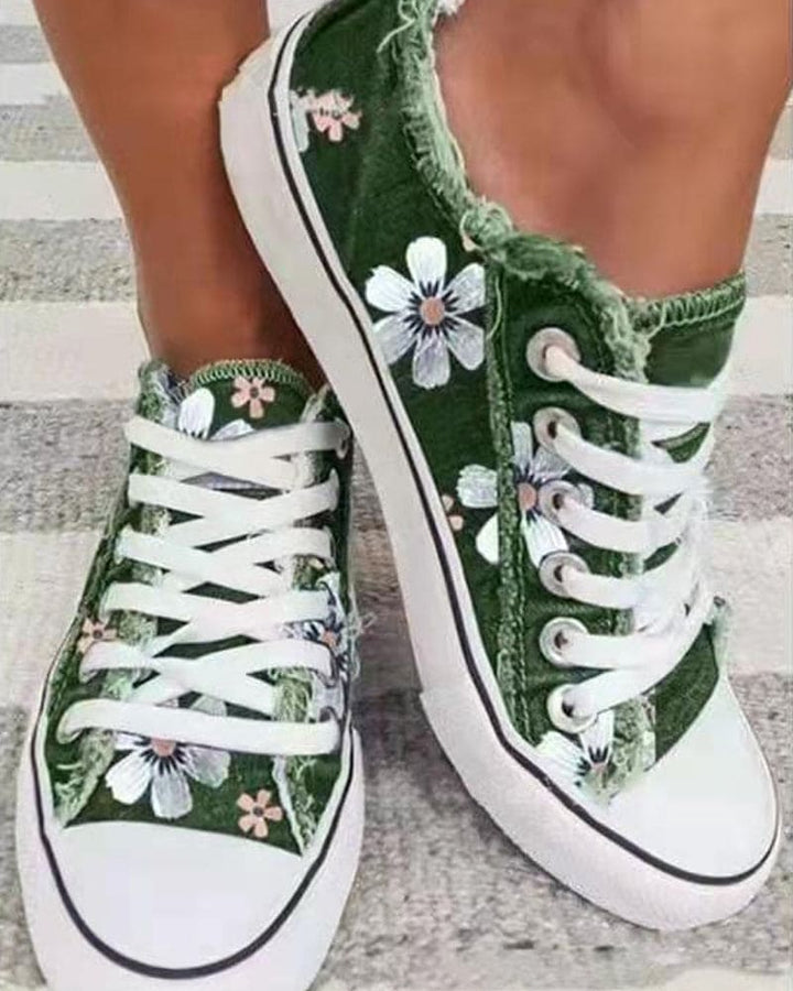 Dames Bloemen Denim Sneakers, bloemendessin, comfortabel en stijlvol, gemaakt van stevig denim, ideaal voor elke gelegenheid.