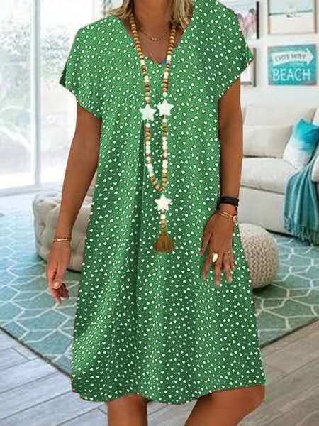Comfortabele Boheemse V-hals zomerjurk voor dames. Luchtige casual dameskleding, ook beschikbaar in grote maten.