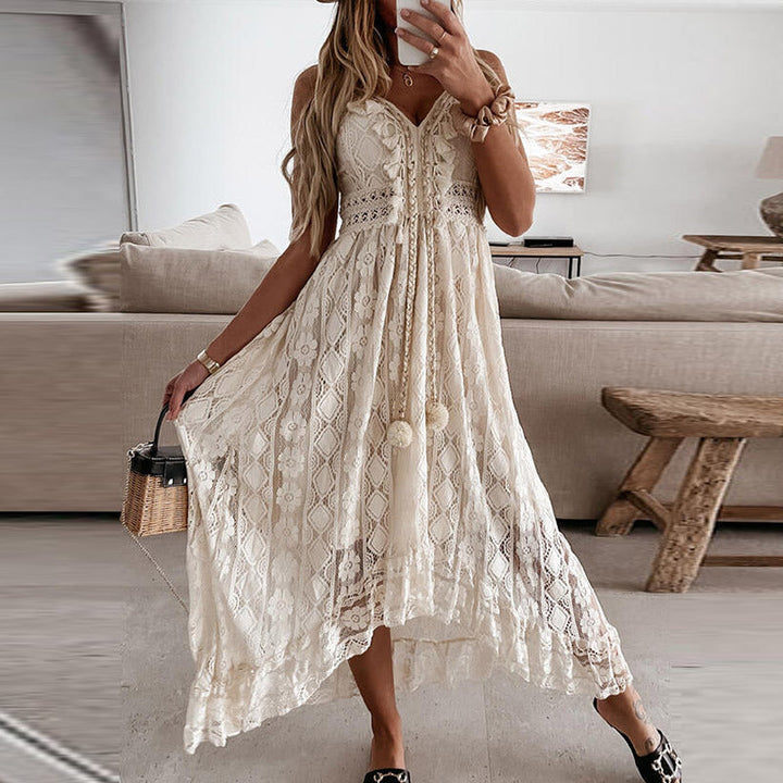 Boho zomerjurk voor dames in een lichte tint, met decoratieve kwastjes en delicate borduursels.