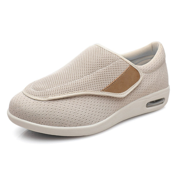 Orthopedische damesschoenen in beige, met ademend bovenmateriaal, perfect voor diabetesgerelateerde voetklachten.