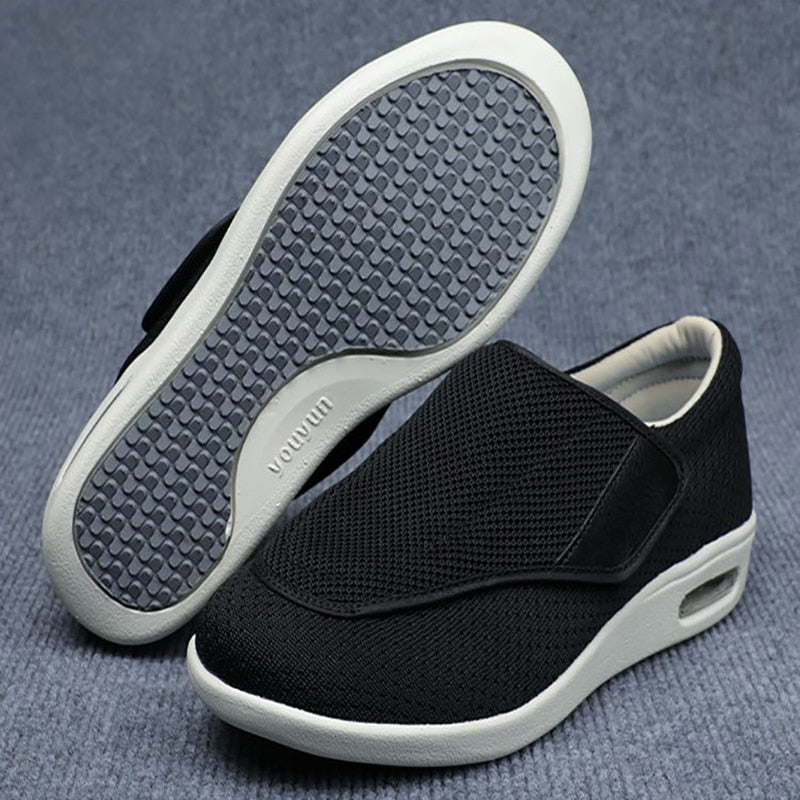 Orthopedische damesschoenen in beige, met ademend bovenmateriaal, perfect voor diabetesgerelateerde voetklachten.