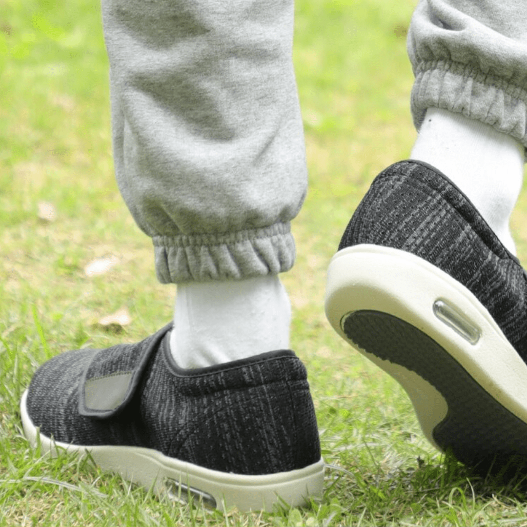 Orthopedische damesschoenen in beige, met ademend bovenmateriaal, perfect voor diabetesgerelateerde voetklachten.