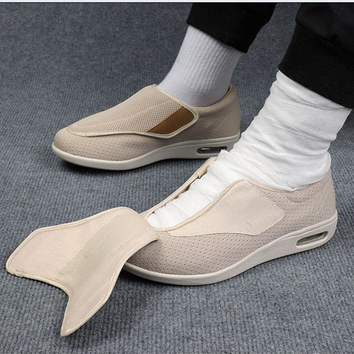 Orthopedische damesschoenen in beige, met ademend bovenmateriaal, perfect voor diabetesgerelateerde voetklachten.