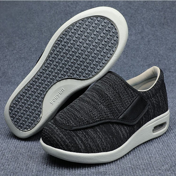 Orthopedische damesschoenen in beige, met ademend bovenmateriaal, perfect voor diabetesgerelateerde voetklachten.
