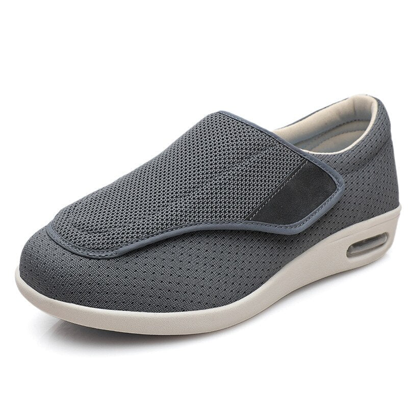 Orthopedische damesschoenen in beige, met ademend bovenmateriaal, perfect voor diabetesgerelateerde voetklachten.