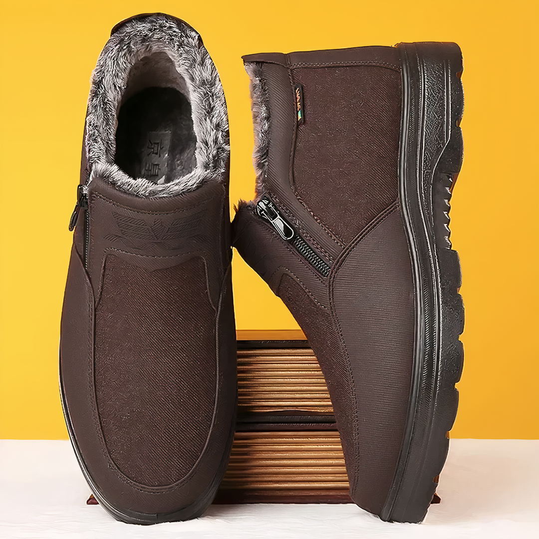 Bruine orthopedische heren winterschoenen, waterdicht en antislip, bieden warmte en comfort voor koude dagen.