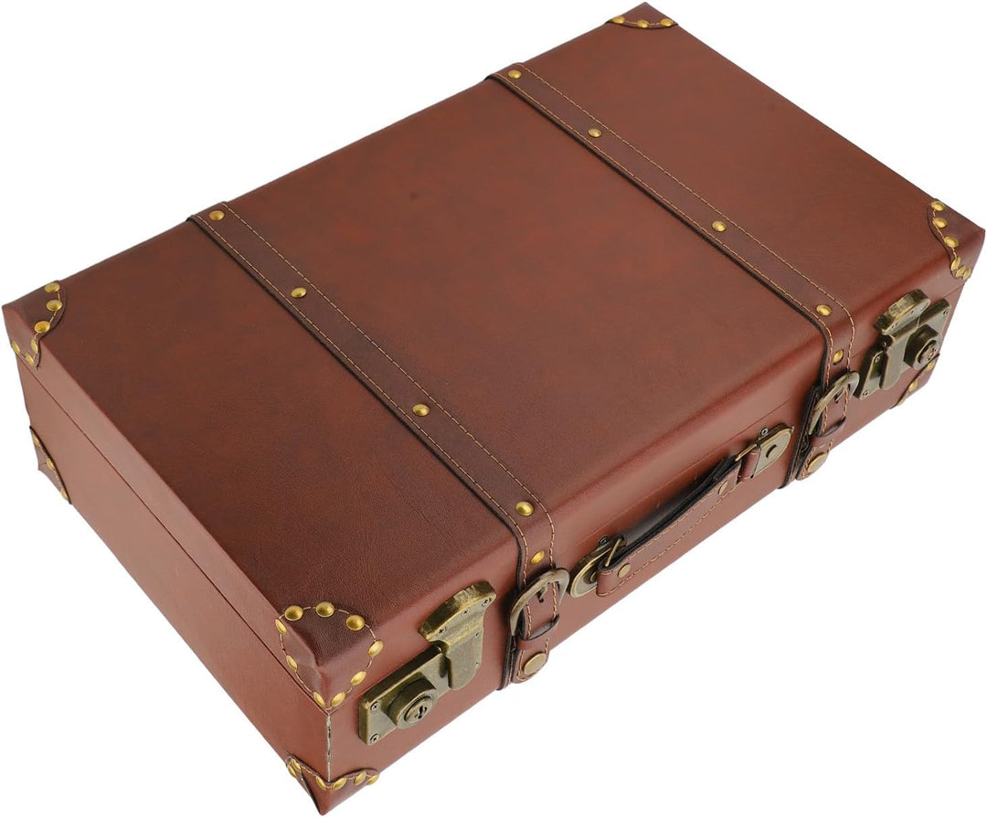 Klassieke bruine leren reiskoffer, vintage look, stevig veiligheidsslot. Perfect voor opslag en stijlvol reizen.