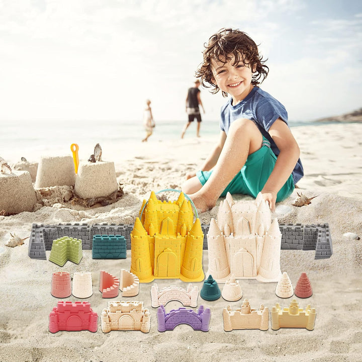 Kleurrijke zandbakspeelset met vormpjes, schepjes en emmer, ideaal voor creatief plezier op het strand of in de tuin.