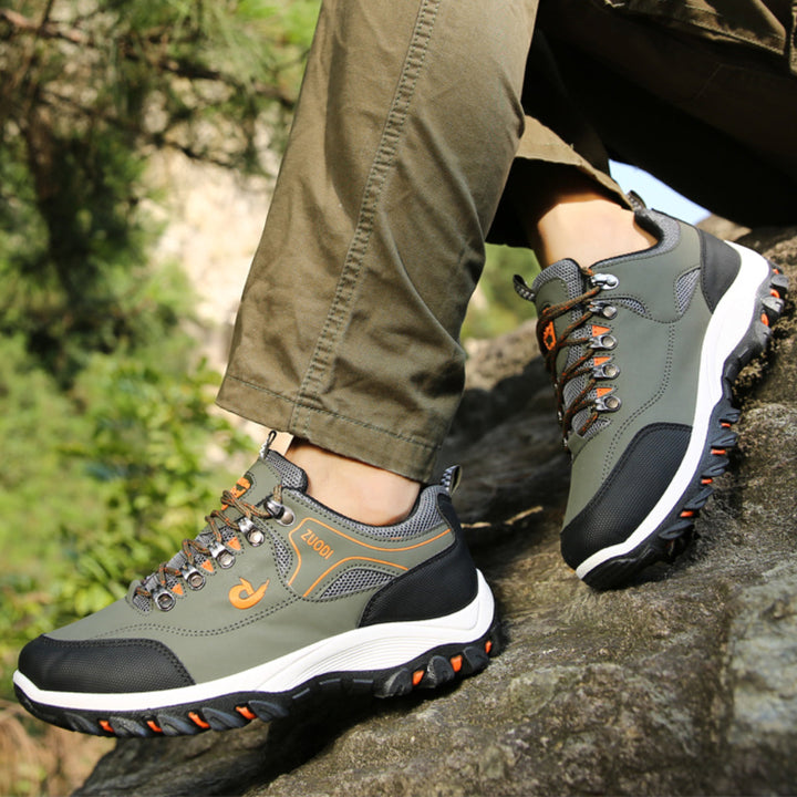 OrthoQuest Camouflage orthopedische wandelschoen met schokdempende zool en ergonomisch ontwerp voor unisex comfort.
