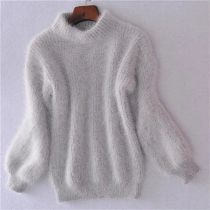 Warme, zachte gebreide damestrui Livia van Angora. Comfortabele winterkleding, perfecte casual trui.