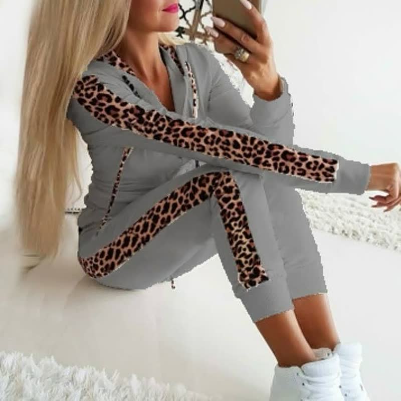 Warm fleece dames joggingpak set, comfortabel en zacht. Ideaal voor koude winterdagen als casual dameskleding.