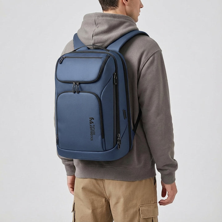 ChargeRover waterdichte werkrugzak, comfortabel en veilig voor een 17.3 inch laptop, ideaal voor dagelijks woon-werkverkeer.