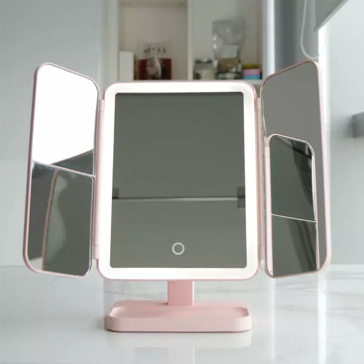 Elegante roze Clara LED cosmeticaspiegel, opvouwbaar met vergrotingsfunctie. Perfect beautytool of cadeau voor vrouw.