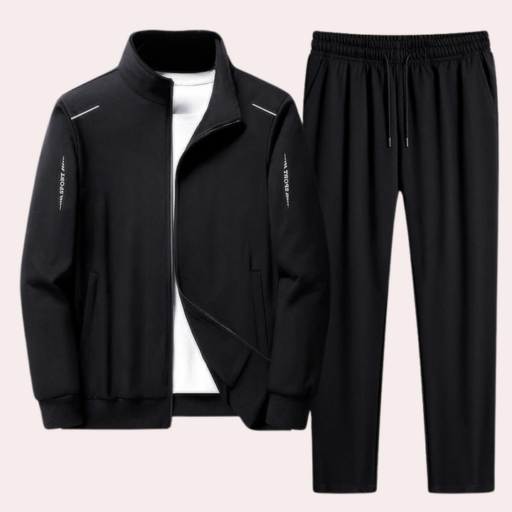 Sportief heren trainingspak Owen, perfect voor trainingen of actieve dagen. Comfortabel en veelzijdig joggingspak.