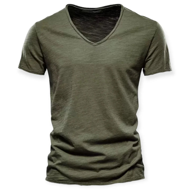 Close-up van comfortabel heren V-hals t-shirt, perfecte casual herenmode voor lente en zomer.