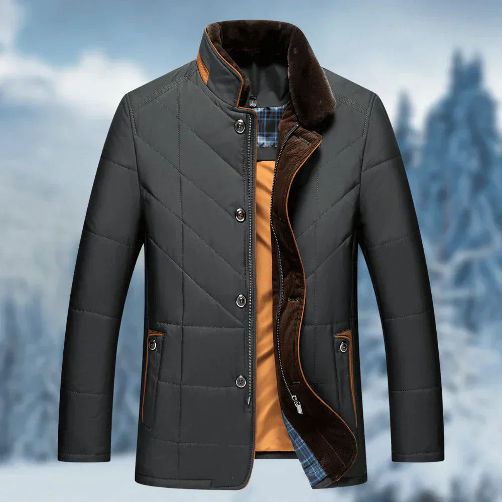 Warme rode heren winterjas Victor. Comfortabele winterkleding met een modern design, perfect voor koude dagen.