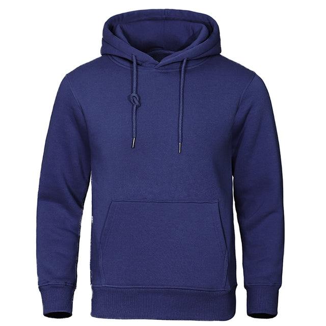 Herenhoodie in effen kleur met capuchon, een tijdloze keuze voor casual comfort.