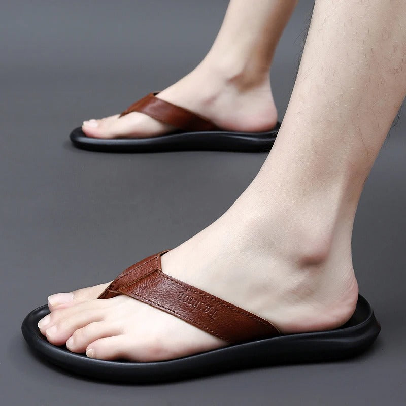 Duurzame Leano heren zomerslippers, comfortabel en anti-slip voor alle zomeravonturen en outdoor plezier.