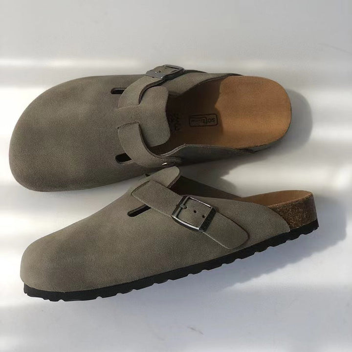 Stijlvolle bruine unisex sandalen met comfortabel voetbed, perfect voor zomerse dagen.