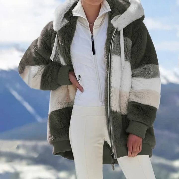 Detailfoto van de ComfyCoat™ dames winterjas; toont hoogwaardige stof en afwerking. Comfortabel.