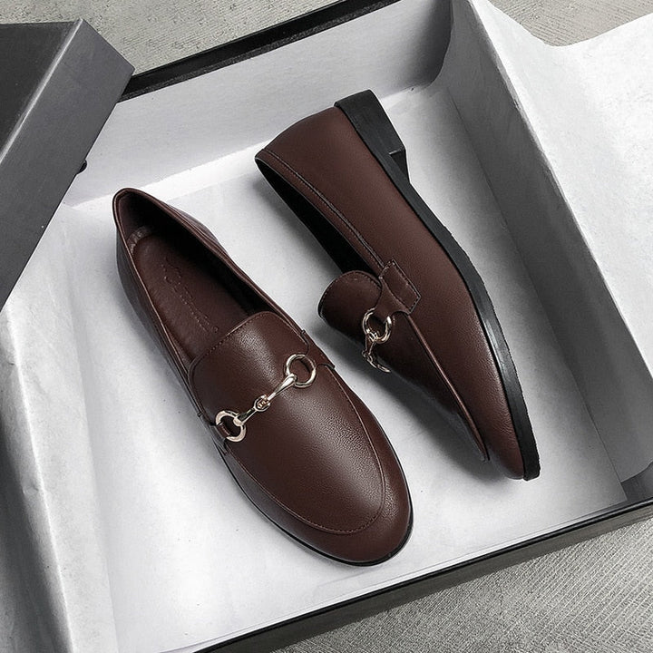 Abrikooskleurige Evelins loafers voor dames, comfortabel en veelzijdig. Perfect voor elke trendy outfit.