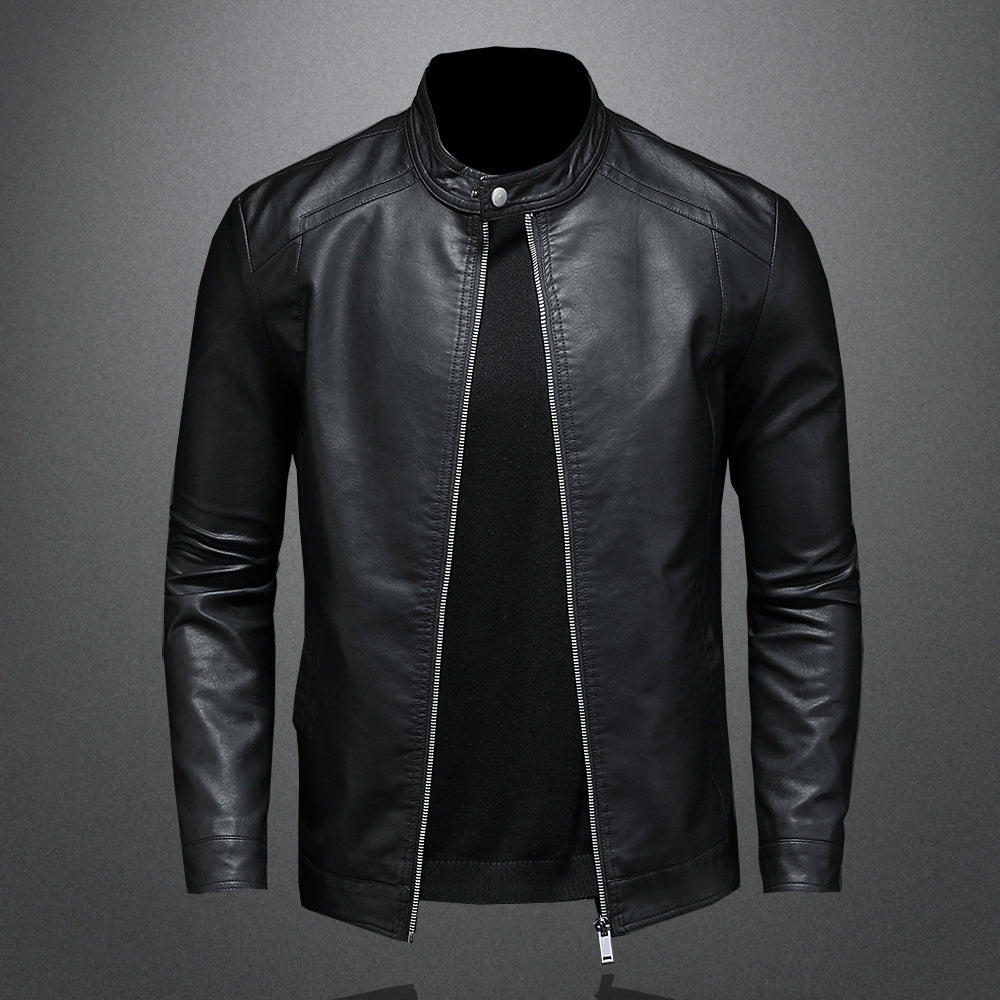 Stijlvolle zwarte bikerjas voor heren, gemaakt van hoogwaardig kunstleer. Perfect als motorjas of casual jack.