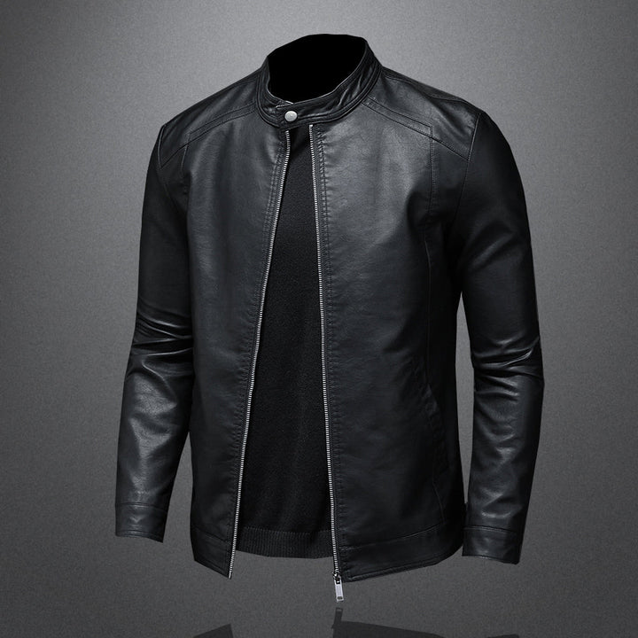 Moderne herenjas van zwart kunstleer, een comfortabel en duurzaam jack. Essentiële bovenkleding voor mannen.